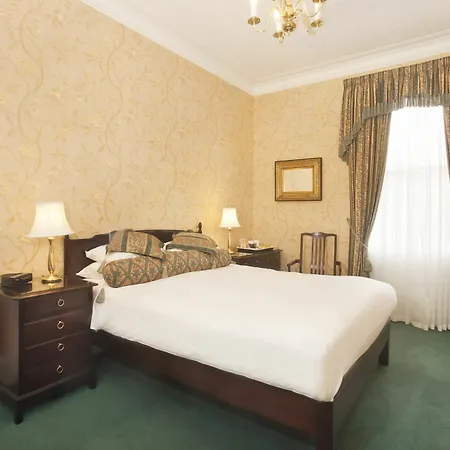 The Hazelwood 4* יורק
